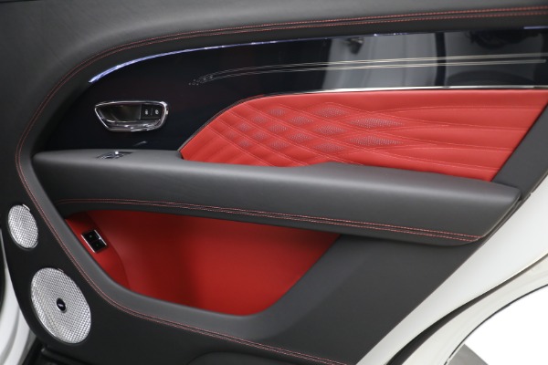 Used 2025 Bentley Bentayga EWB Azure V8 for sale $255,900 at Maserati of Greenwich in Greenwich CT 06830 27