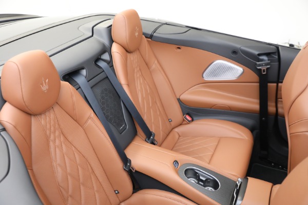 New 2026 Maserati GranCabrio Trofeo for sale $204,195 at Maserati of Greenwich in Greenwich CT 06830 19