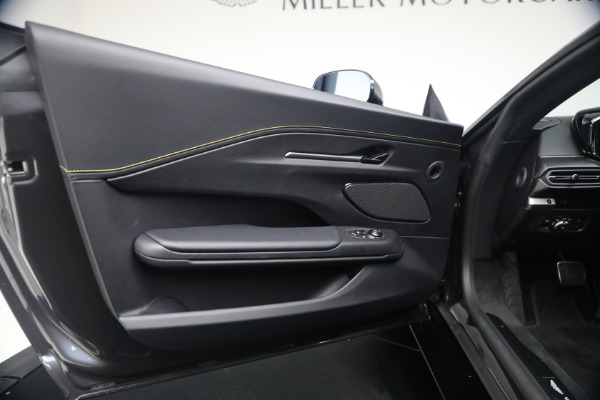 New 2026 Aston Martin Vantage S for sale $265,300 at Maserati of Greenwich in Greenwich CT 06830 16