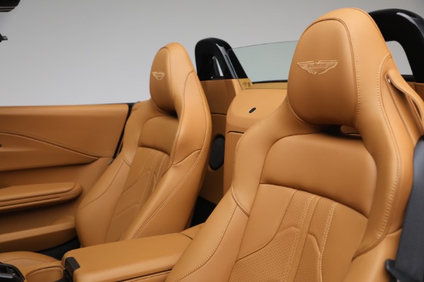 New 2026 Aston Martin Vantage Roadster for sale $265,600 at Maserati of Greenwich in Greenwich CT 06830 26