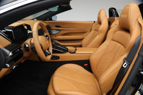 New 2026 Aston Martin Vantage Roadster for sale $265,600 at Maserati of Greenwich in Greenwich CT 06830 28