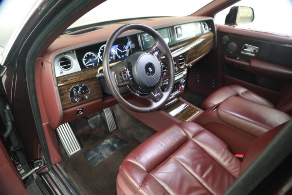 Used 2018 Rolls-Royce Phantom EWB for sale $299,900 at Maserati of Greenwich in Greenwich CT 06830 14