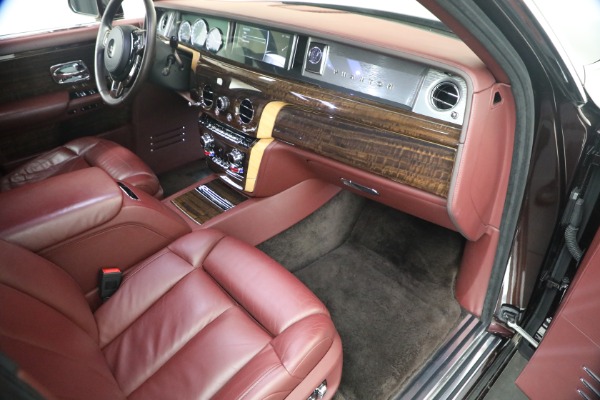 Used 2018 Rolls-Royce Phantom EWB for sale $299,900 at Maserati of Greenwich in Greenwich CT 06830 16