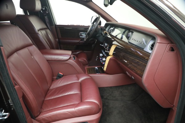 Used 2018 Rolls-Royce Phantom EWB for sale $299,900 at Maserati of Greenwich in Greenwich CT 06830 17