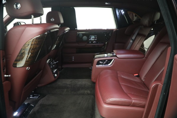 Used 2018 Rolls-Royce Phantom EWB for sale $299,900 at Maserati of Greenwich in Greenwich CT 06830 19