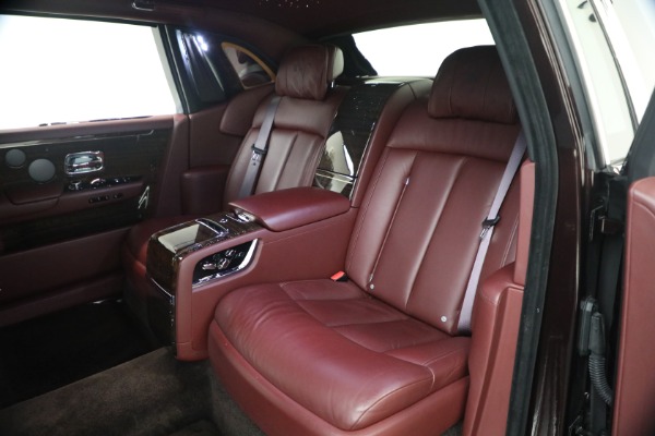 Used 2018 Rolls-Royce Phantom EWB for sale $299,900 at Maserati of Greenwich in Greenwich CT 06830 20