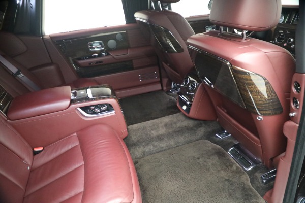 Used 2018 Rolls-Royce Phantom EWB for sale $299,900 at Maserati of Greenwich in Greenwich CT 06830 21