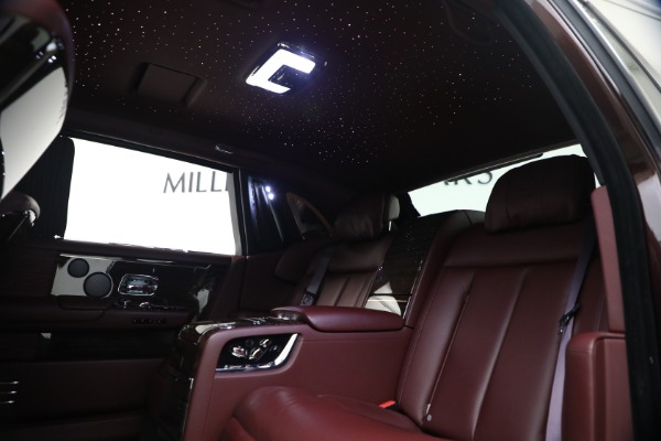 Used 2018 Rolls-Royce Phantom EWB for sale $299,900 at Maserati of Greenwich in Greenwich CT 06830 24