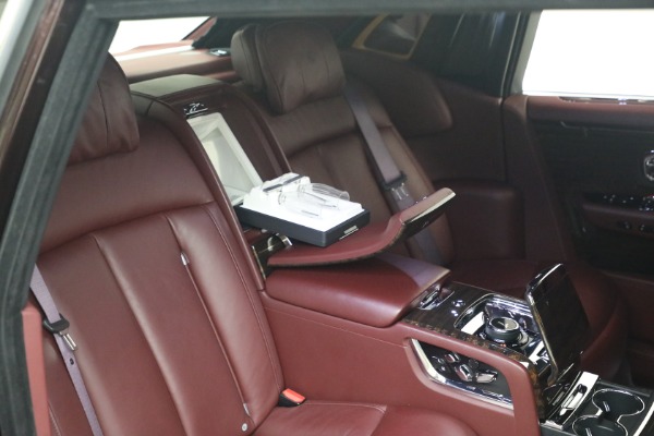 Used 2018 Rolls-Royce Phantom EWB for sale $299,900 at Maserati of Greenwich in Greenwich CT 06830 26