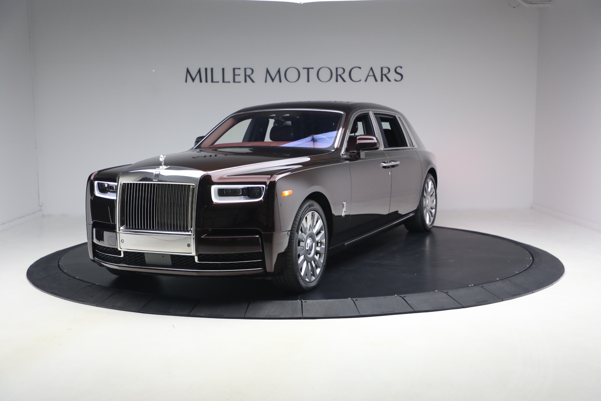 Used 2018 Rolls-Royce Phantom EWB for sale $299,900 at Maserati of Greenwich in Greenwich CT 06830 1