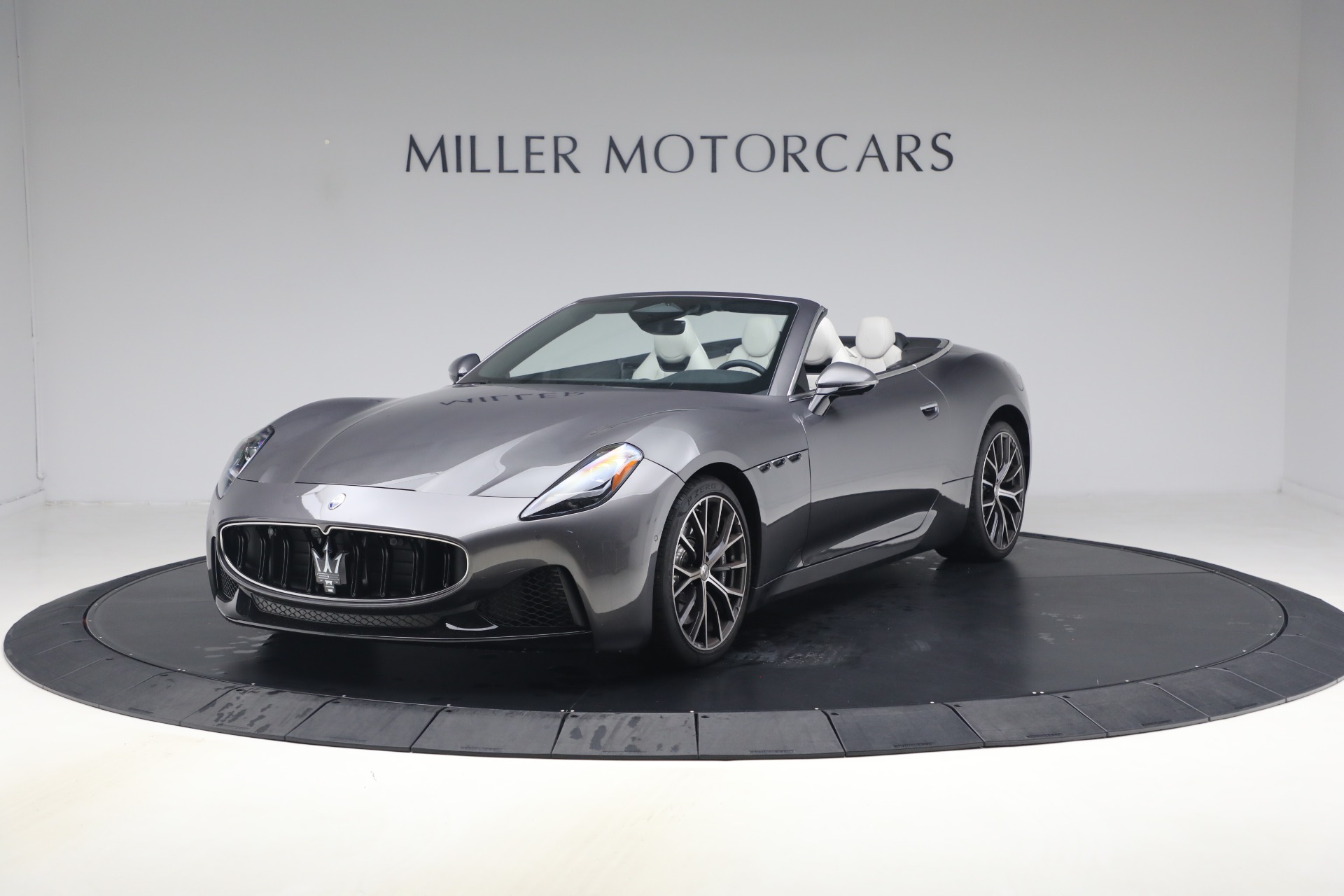 Used 2026 Maserati GranCabrio Modena for sale $139,900 at Maserati of Greenwich in Greenwich CT 06830 1