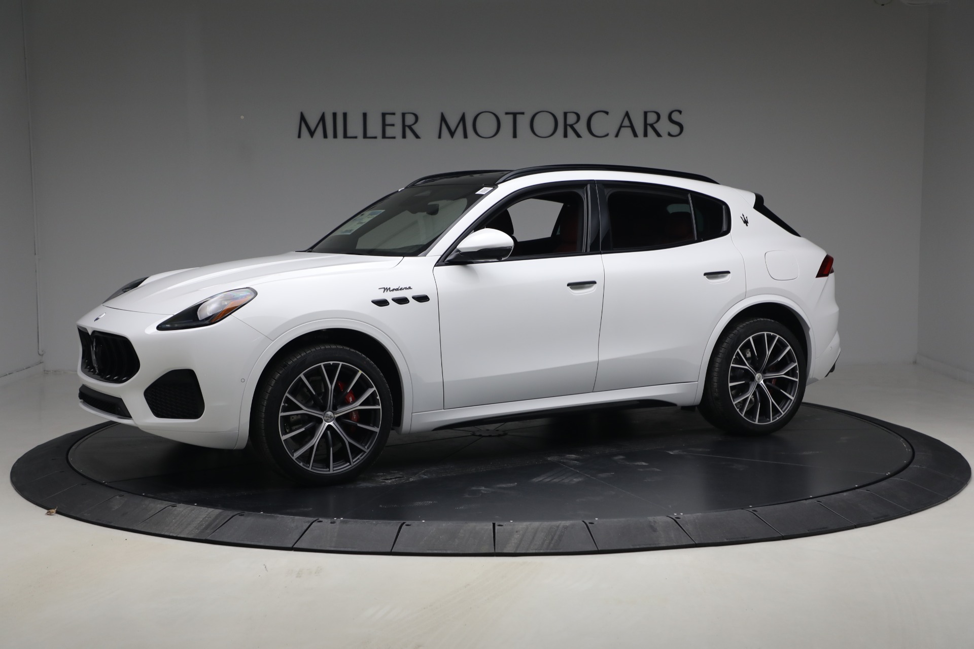 New 2026 Maserati Grecale Modena for sale $99,195 at Maserati of Greenwich in Greenwich CT 06830 1