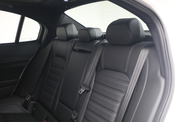 New 2026 Alfa Romeo Giulia for sale $43,000 at Maserati of Greenwich in Greenwich CT 06830 21