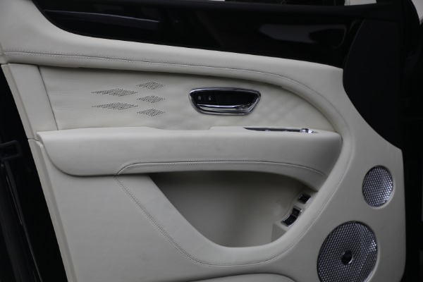 New 2025 Bentley Bentayga V8 for sale Sold at Maserati of Greenwich in Greenwich CT 06830 14