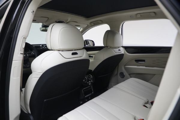 New 2025 Bentley Bentayga V8 for sale Sold at Maserati of Greenwich in Greenwich CT 06830 18