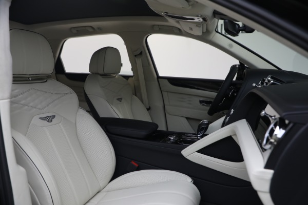 New 2025 Bentley Bentayga V8 for sale Sold at Maserati of Greenwich in Greenwich CT 06830 24