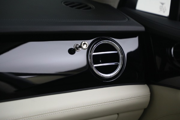 New 2025 Bentley Bentayga V8 for sale Sold at Maserati of Greenwich in Greenwich CT 06830 28