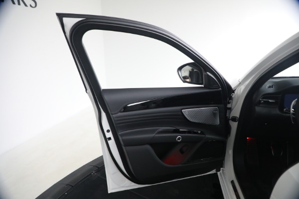 New 2026 Maserati Grecale Modena V6 for sale $91,030 at Maserati of Greenwich in Greenwich CT 06830 22
