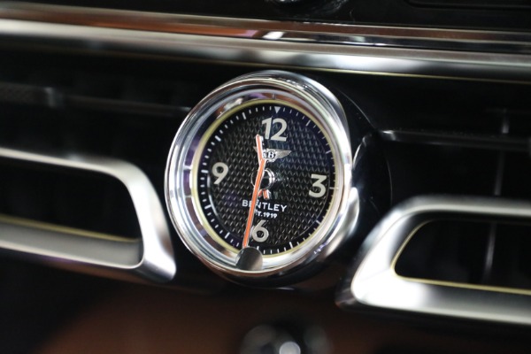 New 2026 Bentley Flying Spur Azure for sale $318,975 at Maserati of Greenwich in Greenwich CT 06830 25