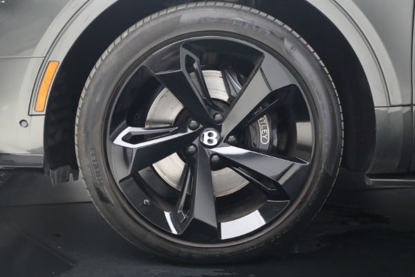 Used 2022 Bentley Bentayga V8 for sale $151,900 at Maserati of Greenwich in Greenwich CT 06830 14