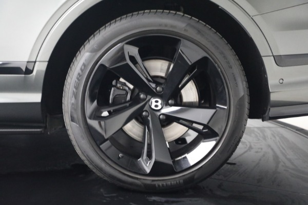 Used 2022 Bentley Bentayga V8 for sale $151,900 at Maserati of Greenwich in Greenwich CT 06830 15