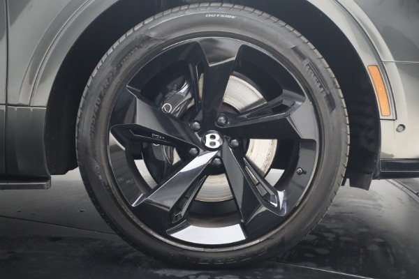 Used 2022 Bentley Bentayga V8 for sale $151,900 at Maserati of Greenwich in Greenwich CT 06830 16