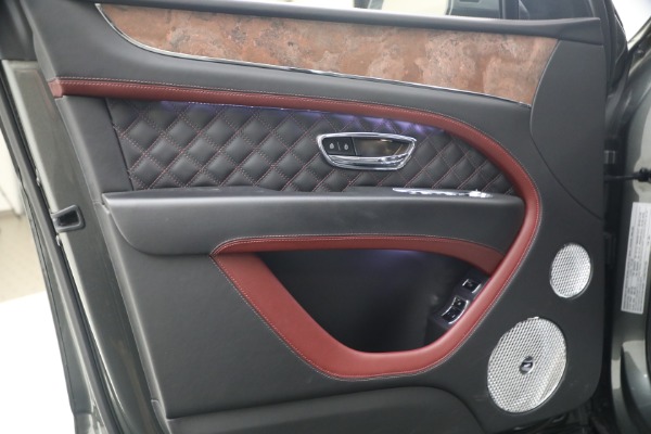 Used 2022 Bentley Bentayga V8 for sale $151,900 at Maserati of Greenwich in Greenwich CT 06830 17