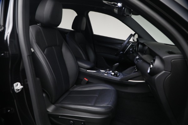 Used 2022 Alfa Romeo Stelvio Sprint for sale $24,900 at Maserati of Greenwich in Greenwich CT 06830 17