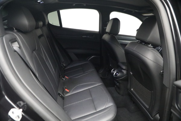Used 2022 Alfa Romeo Stelvio Sprint for sale $24,900 at Maserati of Greenwich in Greenwich CT 06830 20