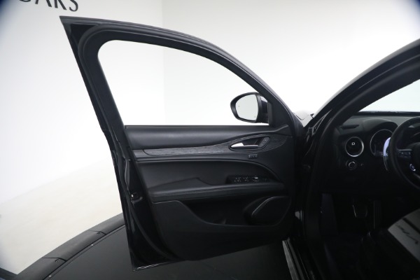 Used 2022 Alfa Romeo Stelvio Sprint for sale $24,900 at Maserati of Greenwich in Greenwich CT 06830 24
