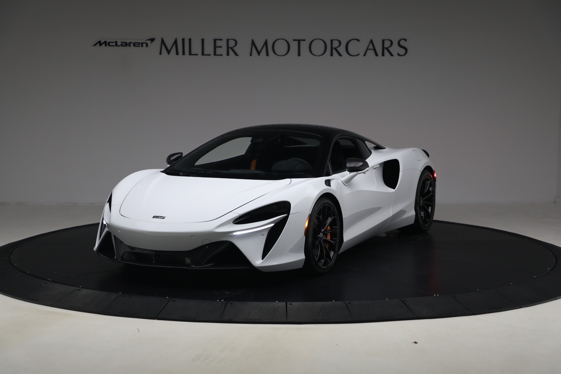 Used 2023 McLaren Artura for sale $184,900 at Maserati of Greenwich in Greenwich CT 06830 1