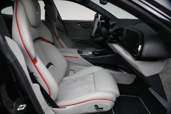 Used 2025 Ferrari Purosangue for sale $599,900 at Maserati of Greenwich in Greenwich CT 06830 19