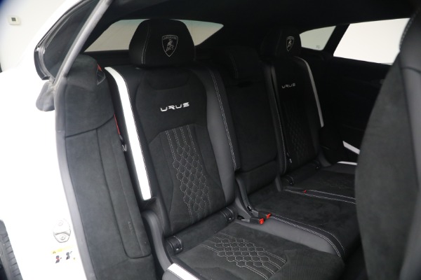 Used 2024 Lamborghini Urus Performante for sale $279,900 at Maserati of Greenwich in Greenwich CT 06830 27