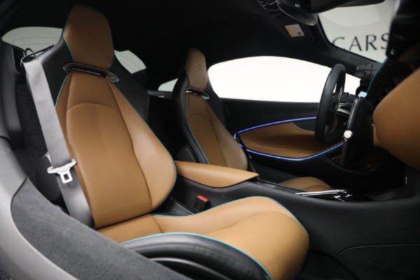 Used 2024 McLaren Artura TechLux for sale $182,900 at Maserati of Greenwich in Greenwich CT 06830 24