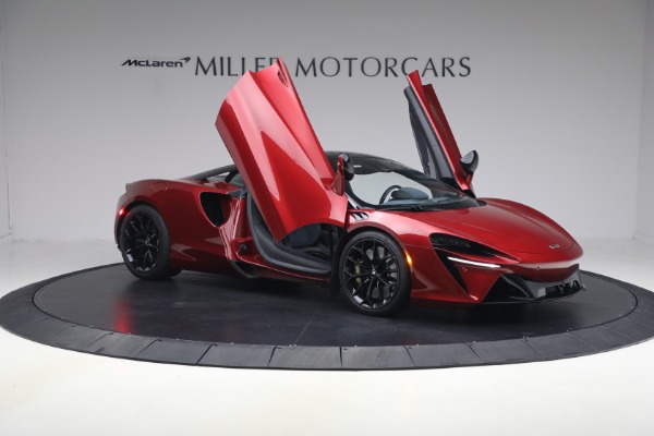 Used 2023 McLaren Artura Performance for sale $179,900 at Maserati of Greenwich in Greenwich CT 06830 19
