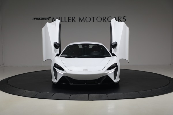 Used 2023 McLaren Artura TechLux for sale $162,900 at Maserati of Greenwich in Greenwich CT 06830 13