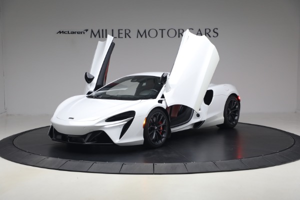 Used 2023 McLaren Artura TechLux for sale $162,900 at Maserati of Greenwich in Greenwich CT 06830 14