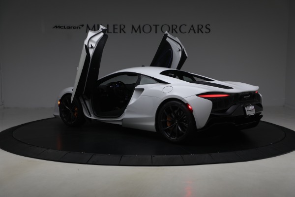 Used 2023 McLaren Artura Performance for sale $162,900 at Maserati of Greenwich in Greenwich CT 06830 16