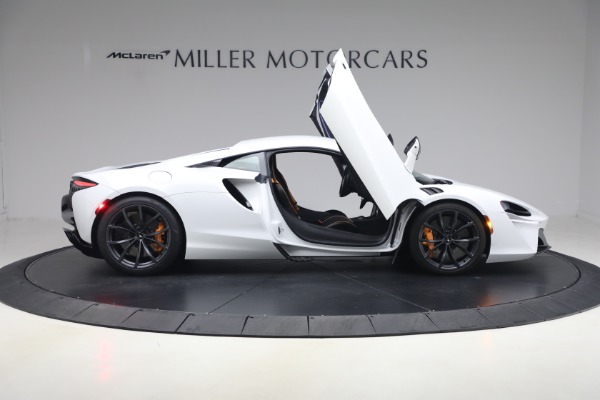 Used 2023 McLaren Artura Performance for sale $162,900 at Maserati of Greenwich in Greenwich CT 06830 19