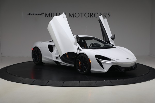 Used 2023 McLaren Artura Performance for sale $162,900 at Maserati of Greenwich in Greenwich CT 06830 20