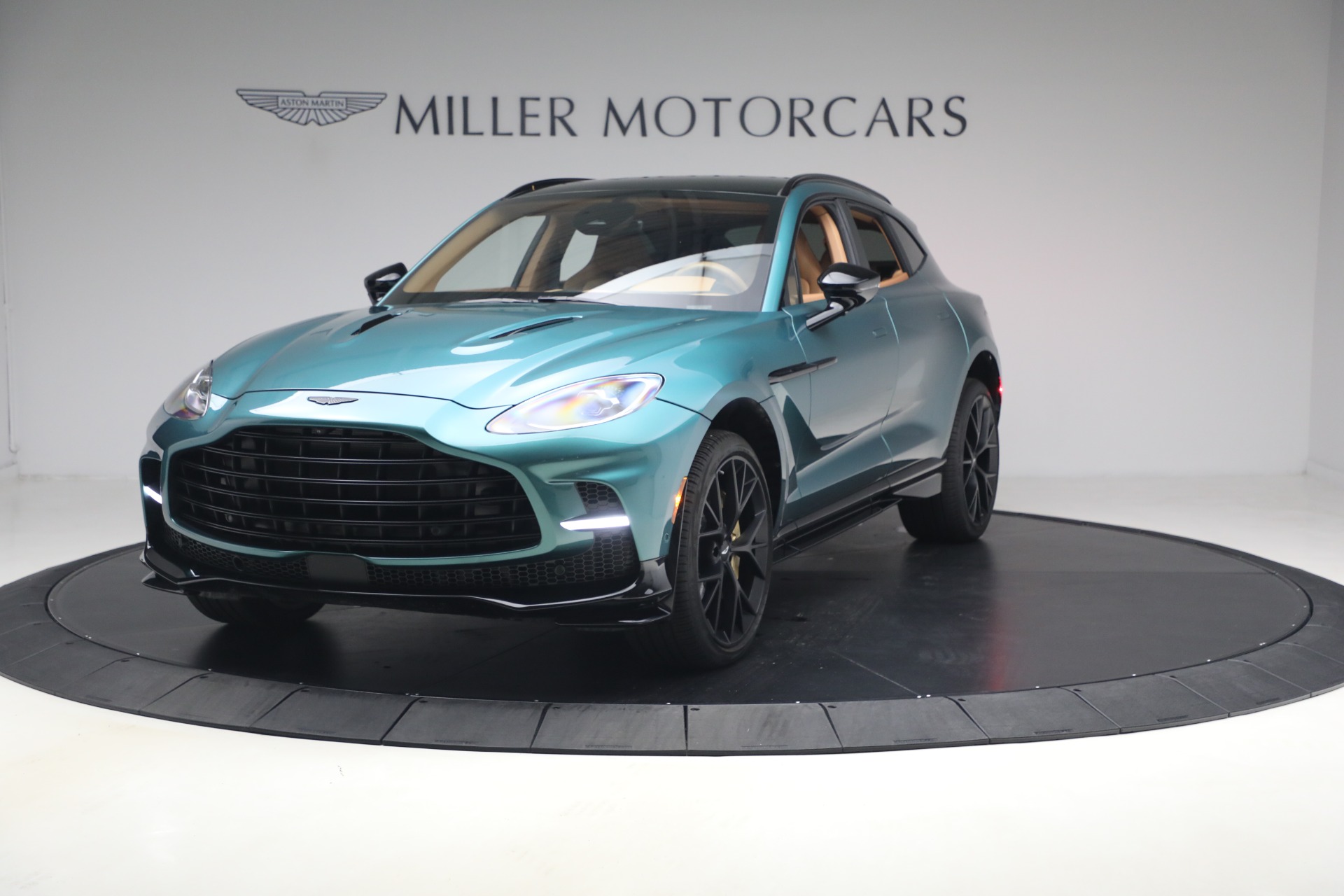 Used 2025 Aston Martin DBX 707 for sale $219,900 at Maserati of Greenwich in Greenwich CT 06830 1