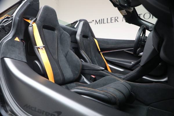 Used 2025 McLaren 750S Spider Performance for sale $369,900 at Maserati of Greenwich in Greenwich CT 06830 24