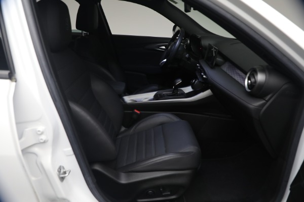 Used 2024 Alfa Romeo Tonale Hybrid Ti for sale $28,900 at Maserati of Greenwich in Greenwich CT 06830 14