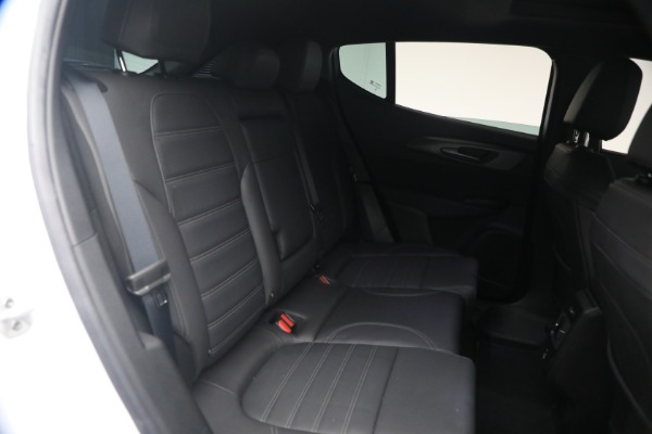 Used 2024 Alfa Romeo Tonale Hybrid Ti for sale $28,900 at Maserati of Greenwich in Greenwich CT 06830 20