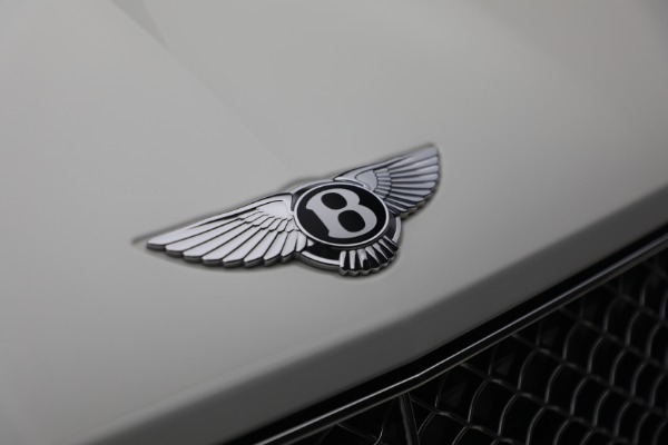 Used 2022 Bentley Bentayga V8 for sale $137,900 at Maserati of Greenwich in Greenwich CT 06830 13