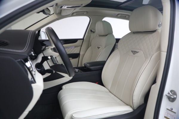 Used 2022 Bentley Bentayga V8 for sale $137,900 at Maserati of Greenwich in Greenwich CT 06830 21
