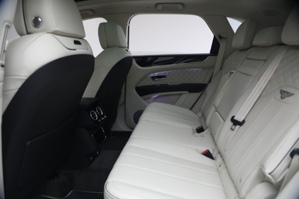 Used 2022 Bentley Bentayga V8 for sale $137,900 at Maserati of Greenwich in Greenwich CT 06830 23