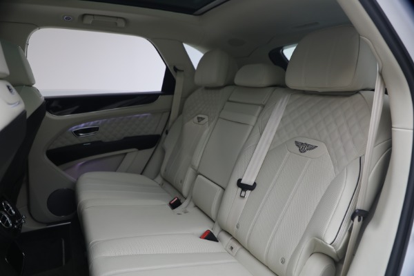 Used 2022 Bentley Bentayga V8 for sale $137,900 at Maserati of Greenwich in Greenwich CT 06830 24