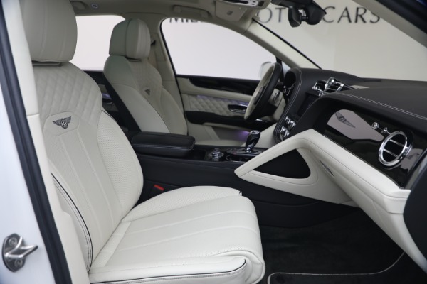 Used 2022 Bentley Bentayga V8 for sale $137,900 at Maserati of Greenwich in Greenwich CT 06830 27