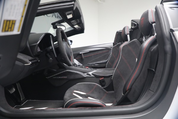 Used 2017 Lamborghini Centenario Roadster for sale $3,995,000 at Maserati of Greenwich in Greenwich CT 06830 11